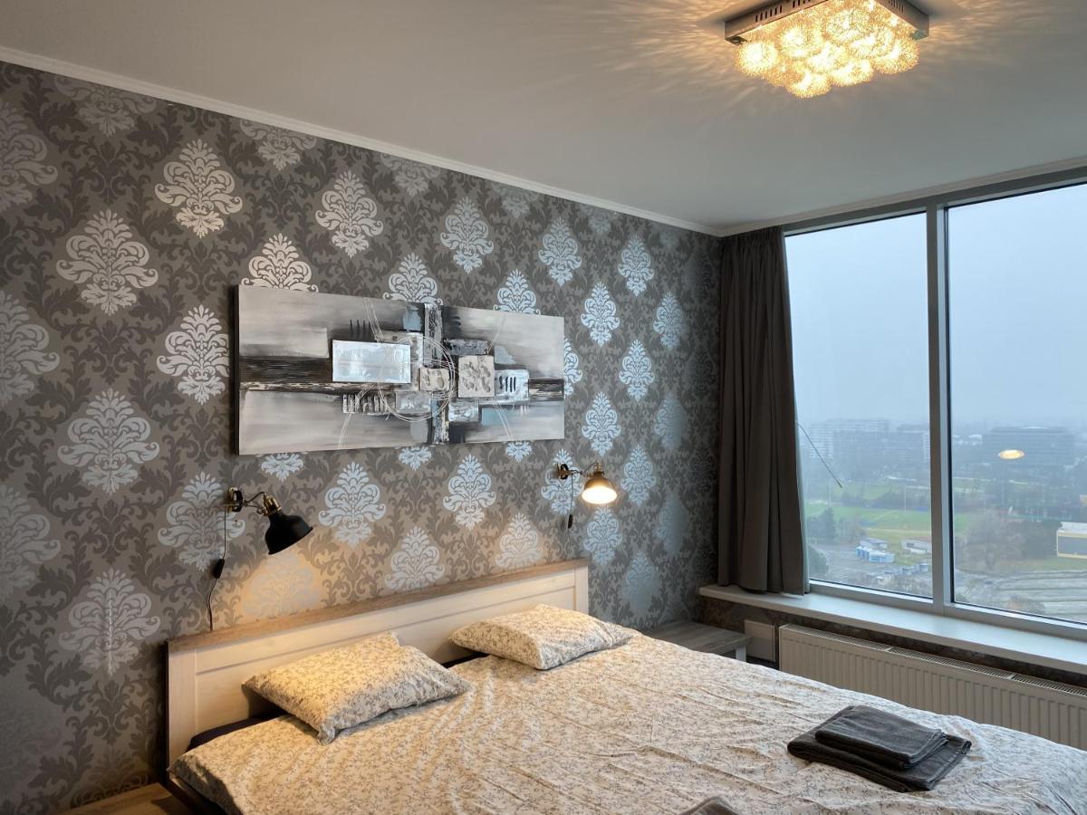 Апартаменти Fantastic View From The 20Th Floor Братислава Екстер'єр фото