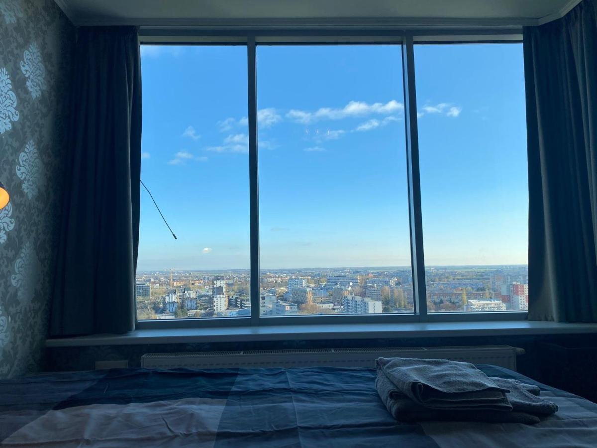 Апартаменти Fantastic View From The 20Th Floor Братислава Екстер'єр фото