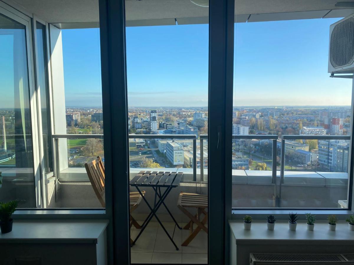 Апартаменти Fantastic View From The 20Th Floor Братислава Екстер'єр фото