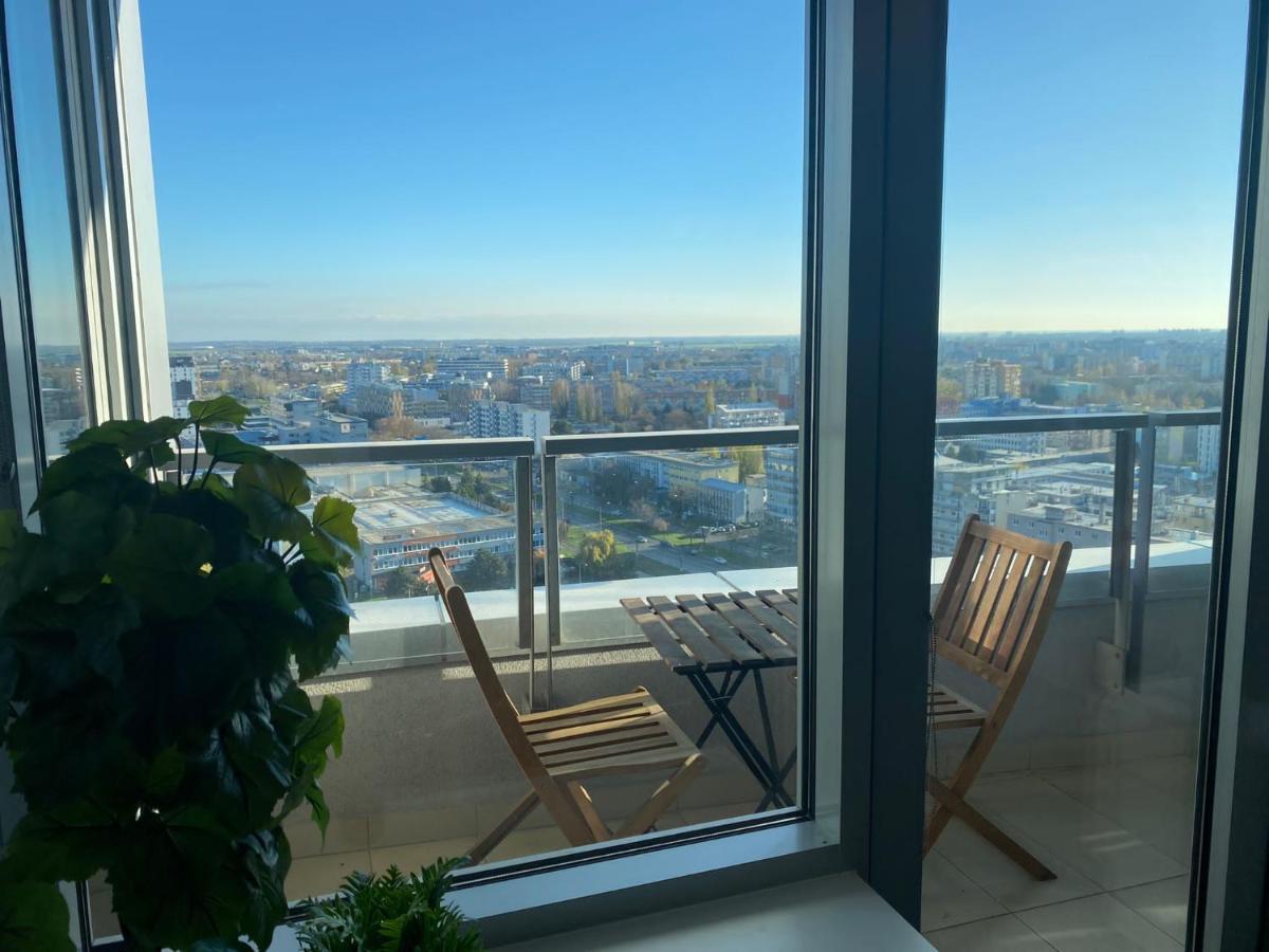 Апартаменти Fantastic View From The 20Th Floor Братислава Екстер'єр фото